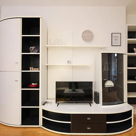 Two Bedroom Petra In City Centar شقة *