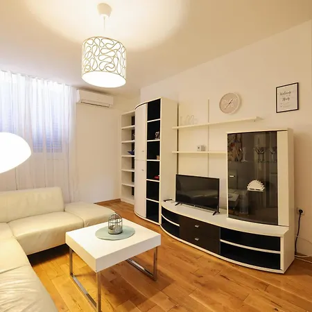 Two Bedroom Petra In City Centar Zadar